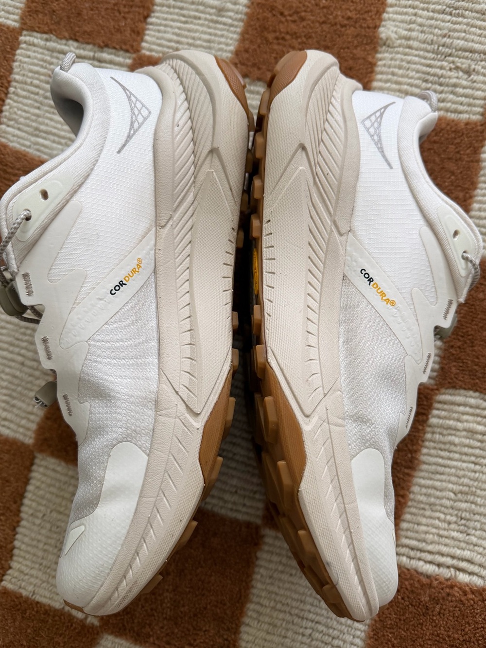 Hoka One One Transport Athletic Shoes Size 9 EUC Eggnog